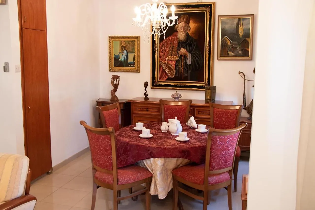 לרנקה Luxury Apartment, Near Pinikoudes Beach קפריסין
