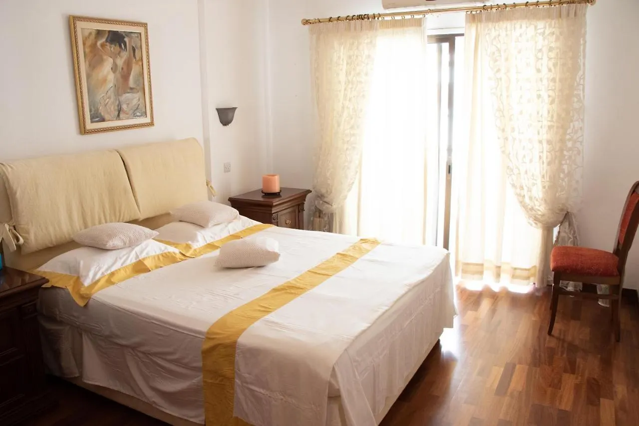 לרנקה Luxury Apartment, Near Pinikoudes Beach 0*,  קפריסין