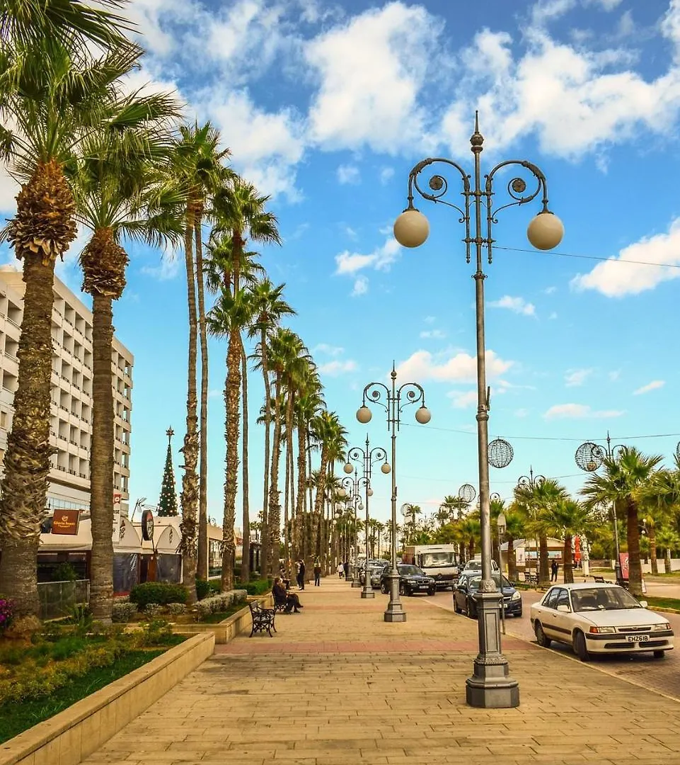 לרנקה Luxury Apartment, Near Pinikoudes Beach קפריסין