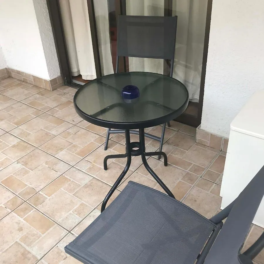 Luxury Apartment, Near Pinikoudes Beach Larnaca 0*,  Kypr